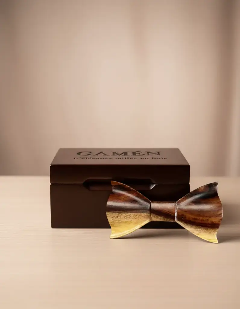 “L’Éclat” Wooden Bow Tie by GΛMÉN
